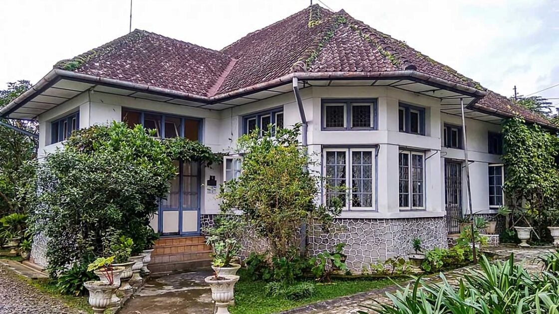 Renovasi Rumah Tua Jadi Modern